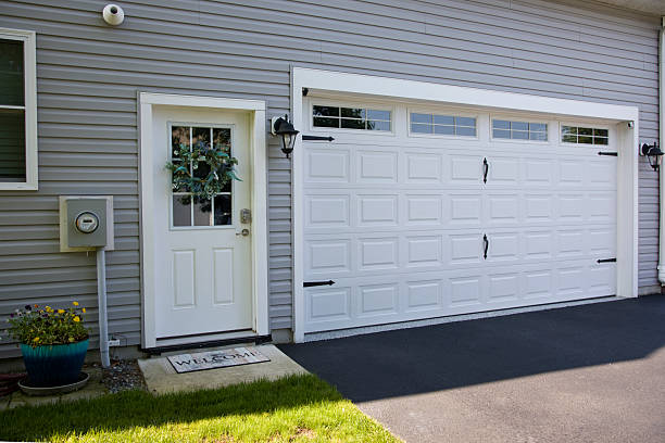 24/7 Emergency Garage Door Panel Replacement experts in Shaw, MS